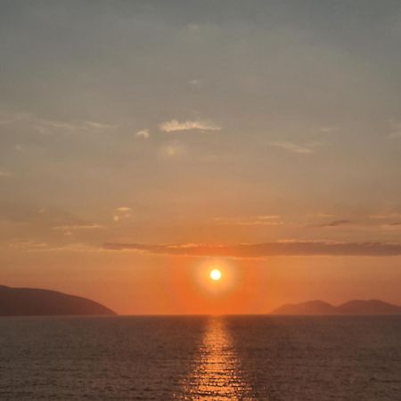 Darla Sea View Apartment Vlorë Eksteriør billede