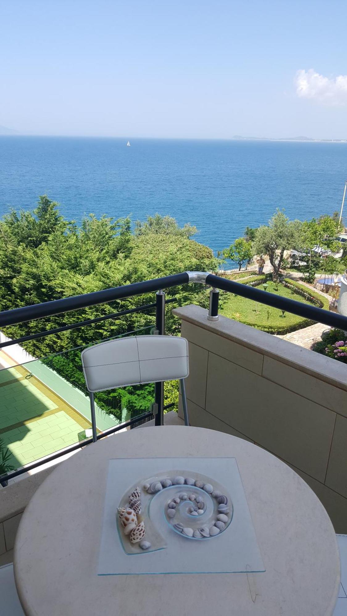 Darla Sea View Apartment Vlorë Eksteriør billede